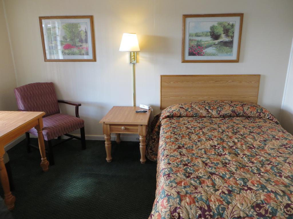 Pine Crest Motor Lodge Holly Springs Ruang foto